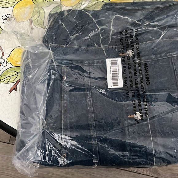 Refreshing the price of this Brand new Supreme Jean Jacket. Never worn! - Picture 6 of 9